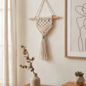 MACRAME TRIANGULAR